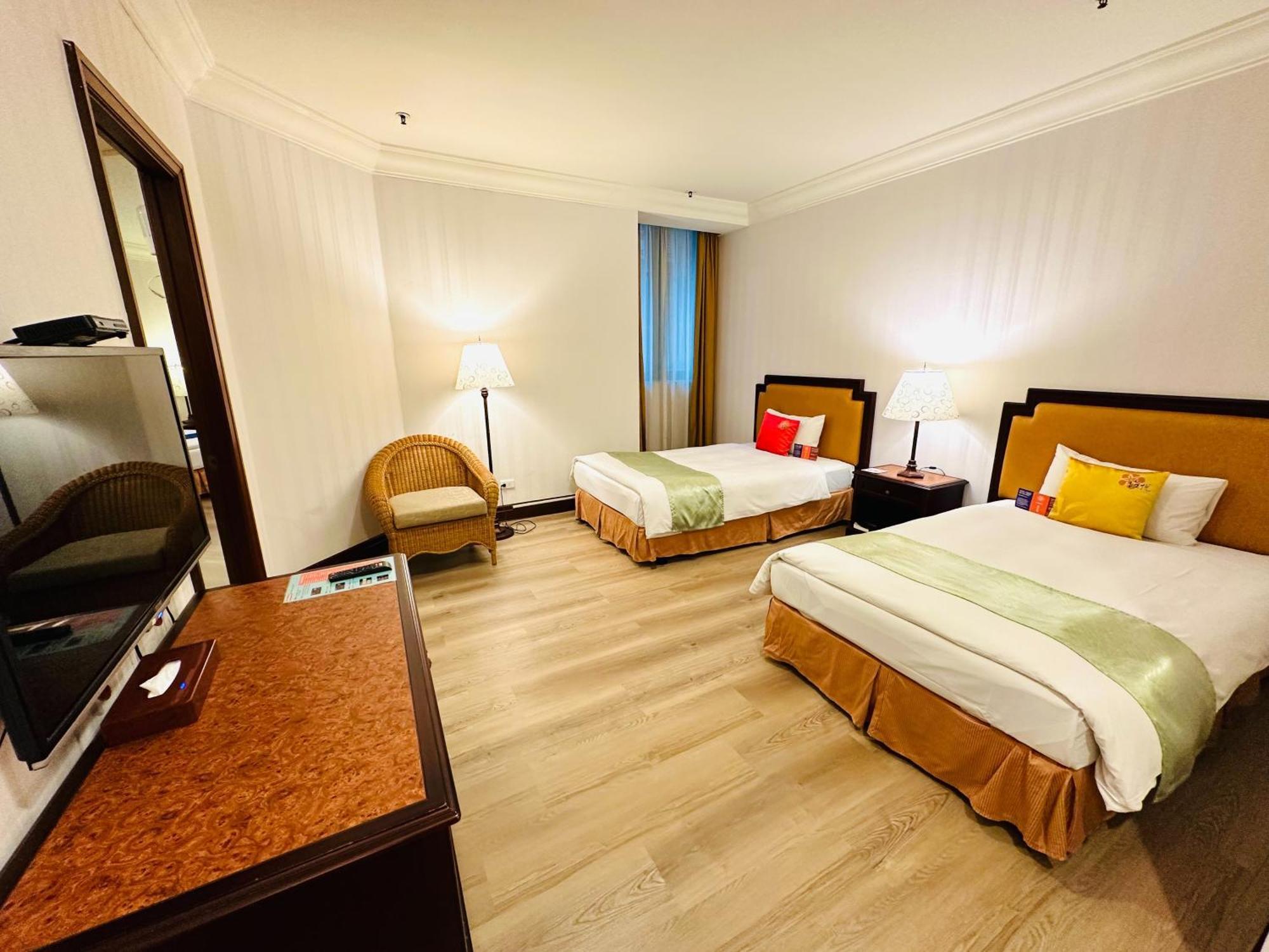 Wei-Yat Grand Hotel Tainan Exterior foto