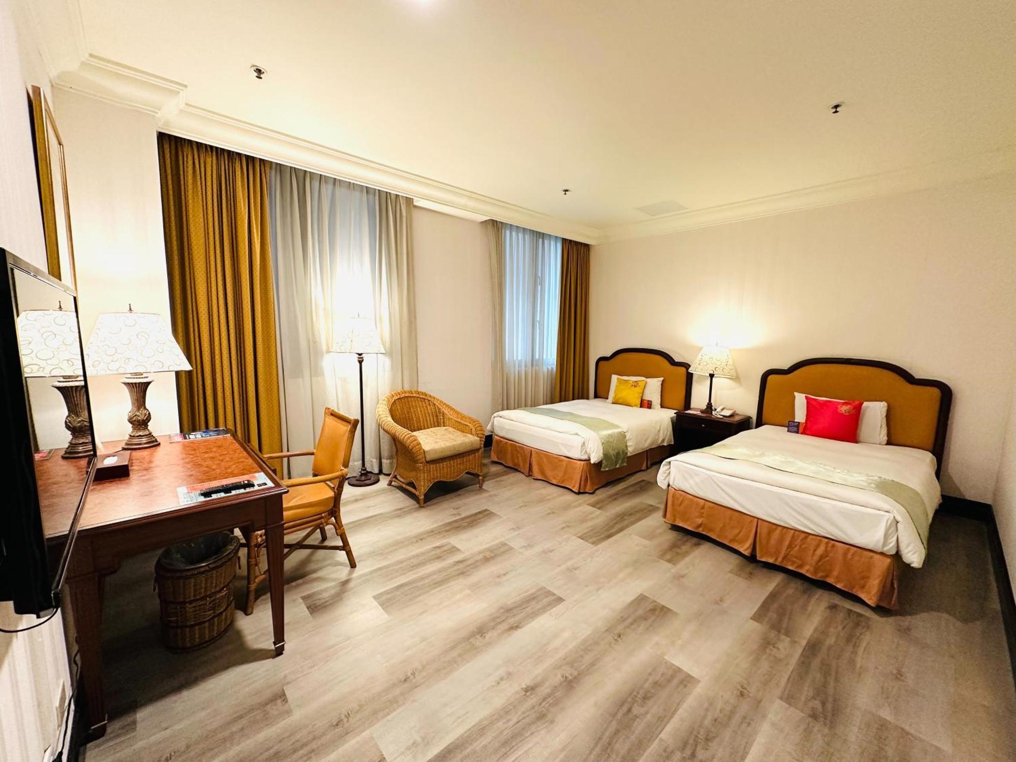 Wei-Yat Grand Hotel Tainan Exterior foto